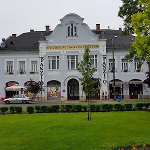 Kakukk Panzio Bed and Breakfast Nyírbátor Exterior photo