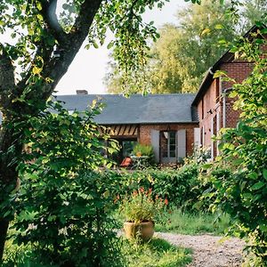 Le Pré Doré Bed and Breakfast Bonneville-la-Louvet Exterior photo