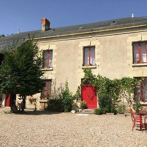 Aux Caprices Des Dieux Bed and Breakfast Marnes Exterior photo