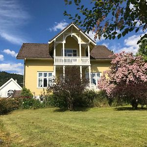 Villa Holmen Balestrand Exterior photo