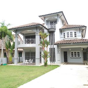 Bungalow Home Venice Of Perak Manjung Lumut Exterior photo
