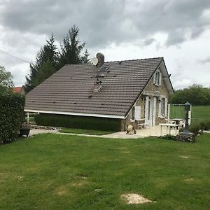 Gite de L'Hirondelle Villa Mareuil-en-Brie Exterior photo