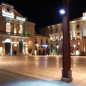 Hotel Alloggio in Centro Città con Parcheggio Privato e WIFI Potenza Exterior photo