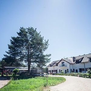 Quatro Osrodek Jezdziecki - Gospodarstwo Agroturystyczne Villa Pobiedziska Exterior photo