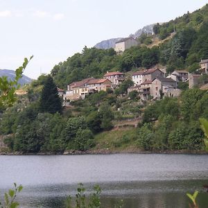 Appartamento Gite Le Petit Riou Sainte-Marguerite-Lafigère Exterior photo