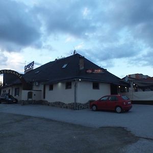 Hotel Fan Fan Penzion Rožňava Exterior photo