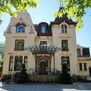 Le Manoir De La Mantille Bed and Breakfast Caudry Exterior photo