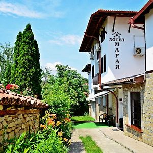 Family Hotel Maraya Arbanasi Exterior photo