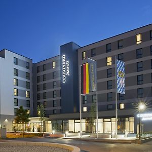 Hotel Courtyard By Marriott Oberpfaffenhofen Munich South Gilching Exterior photo