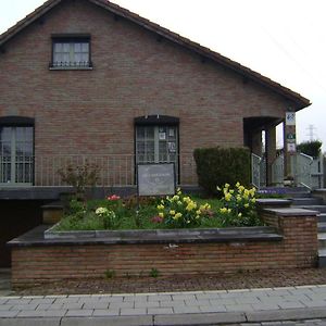 Le Castillon Bed and Breakfast Trivieres Exterior photo