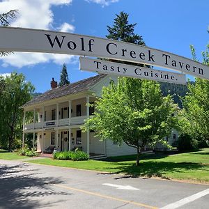 Wolf Creek Inn & Tavern Exterior photo