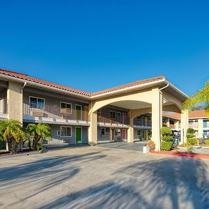 Hotel Signature Temecula Exterior photo