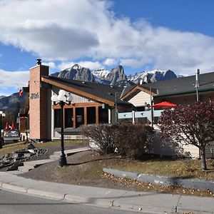 The Drake Inn Canmore Exterior photo