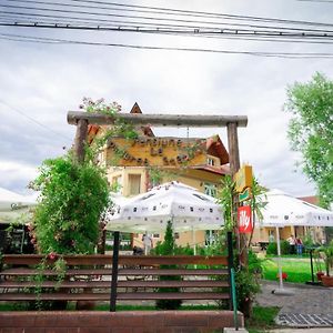 Hotel La Padure Pensiune-Restaurant Novaci-Străini Exterior photo