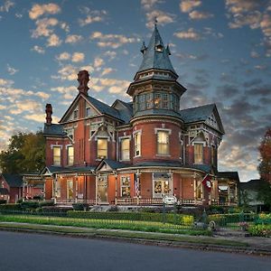 The Empress Of Little Rock Bed and Breakfast Exterior photo