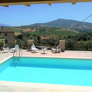 Appartamento Agriturismo Il Vecchio Acero Montalto delle Marche Exterior photo