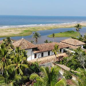 Hotel The Postcard Galle Exterior photo