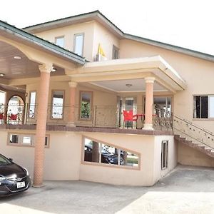 Chrisma Courts Bed and Breakfast Kasoa Exterior photo