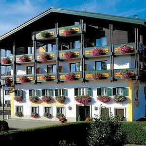 Hotel Tirolerhof Sankt Georgen im Attergau Exterior photo