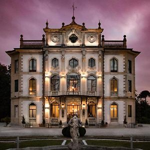 Hotel Villa Borghi Varano Borghi Exterior photo