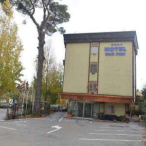 Hotel Due Pini Melfi Exterior photo