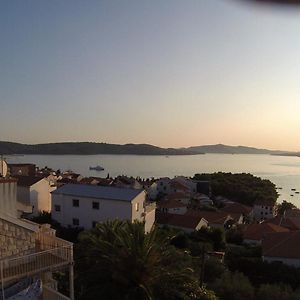 Apartment For Two Persons With Sea View In Trogir Near The Beach Exterior photo