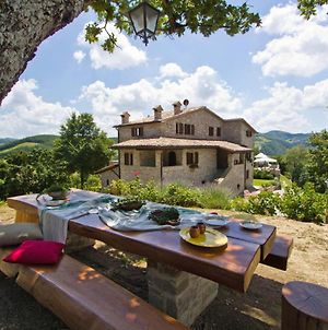 Pleasant Villa In Apecchio With Swimming Pool Exterior photo