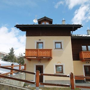 Comfortable Holiday Home in Livigno near Ski Lift Room photo
