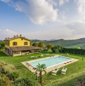 Stylish Villa In Piandimeleto With Swimming Pool Exterior photo