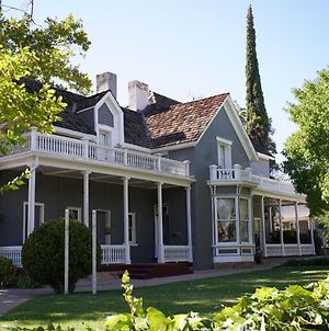 The Mulberry Inn -An Historic Bed And Breakfast St. George Exterior photo