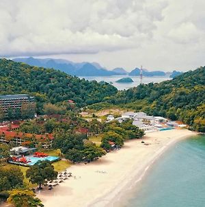 Holiday Villa Beach Resort & Spa Langkawi Pantai Cenang  Exterior photo