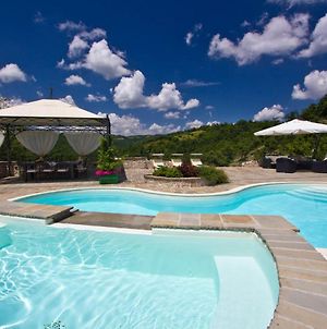 Amazing Villa in Apecchio with Swimming Pool Exterior photo