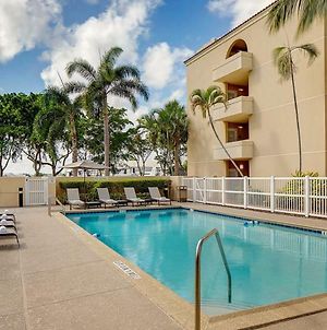Courtyard By Marriott Fort Lauderdale North/Cypress Creek Hotel Exterior photo