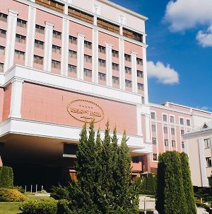 President Hotel Minsk Exterior photo