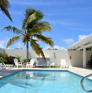 Yoyita Suites Aruba (Adults Only) Palm Beach Exterior photo