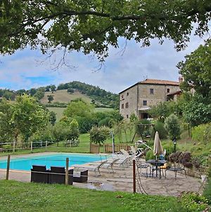 Farmhouse With Pool In The Hills Beautiful Views In The Truffle Area Apecchio Exterior photo