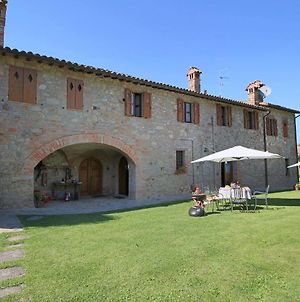 Alluring Mansion In Todi Pg With Swimming Pool Villa Exterior photo