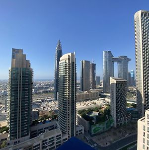 Watch Live Fifa Standpoint Tower Burj&Sea Views Appartamento Dubai Exterior photo