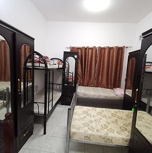 Bed Space For Males Near Metro Station Dubai Exterior photo