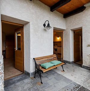 Fully Renovated Apartment Is Located In An Old Building Brez Exterior photo