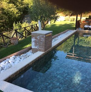 Cozy Holiday Home In Valtopina Italy With Private Pool Exterior photo