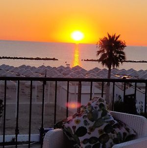 il Sorriso di Angelina Bed and Breakfast Pescara Exterior photo