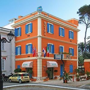 Hotel L'Isola Santa Marinella Exterior photo