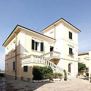 Villa Liberty San Vincenzo Exterior photo