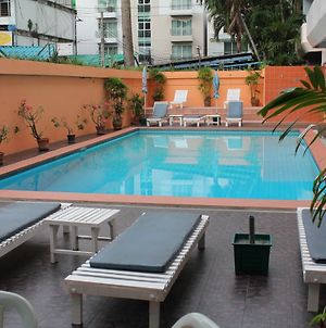 Queen Pattaya Hotel Exterior photo