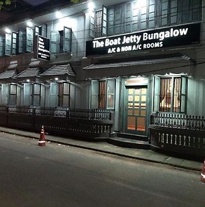 The Boat Jetty Bungalow Hotel Kochi Exterior photo