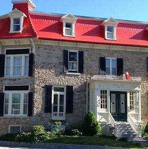 Chrysler House Bed and Breakfast Gananoque Exterior photo