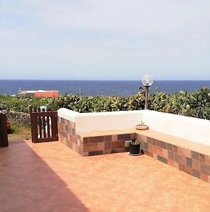 Elio&Mina - appartamento con vista mare Pantelleria Island Exterior photo