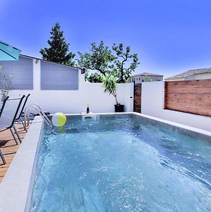 Awesome Home In Salon De Provence With 2 Bedrooms, Wifi And Private Swimming Pool Exterior photo