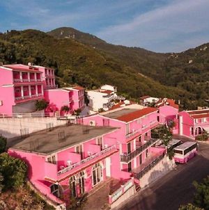 Pink Palace Beach Resort Agios Gordios  Exterior photo